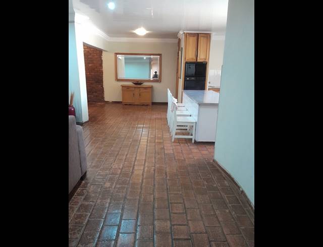 5 BEDROOM FREEHOLD FOR SALE IN THE ORCHARDS
